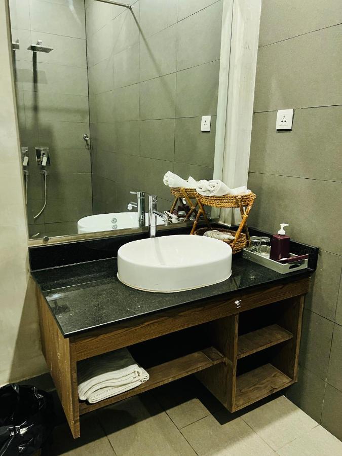 อาซิบัน คีย์ บูทิก โฮเต็ล Hotel พนมเปญ ภายนอก รูปภาพ