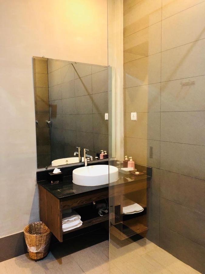 อาซิบัน คีย์ บูทิก โฮเต็ล Hotel พนมเปญ ภายนอก รูปภาพ