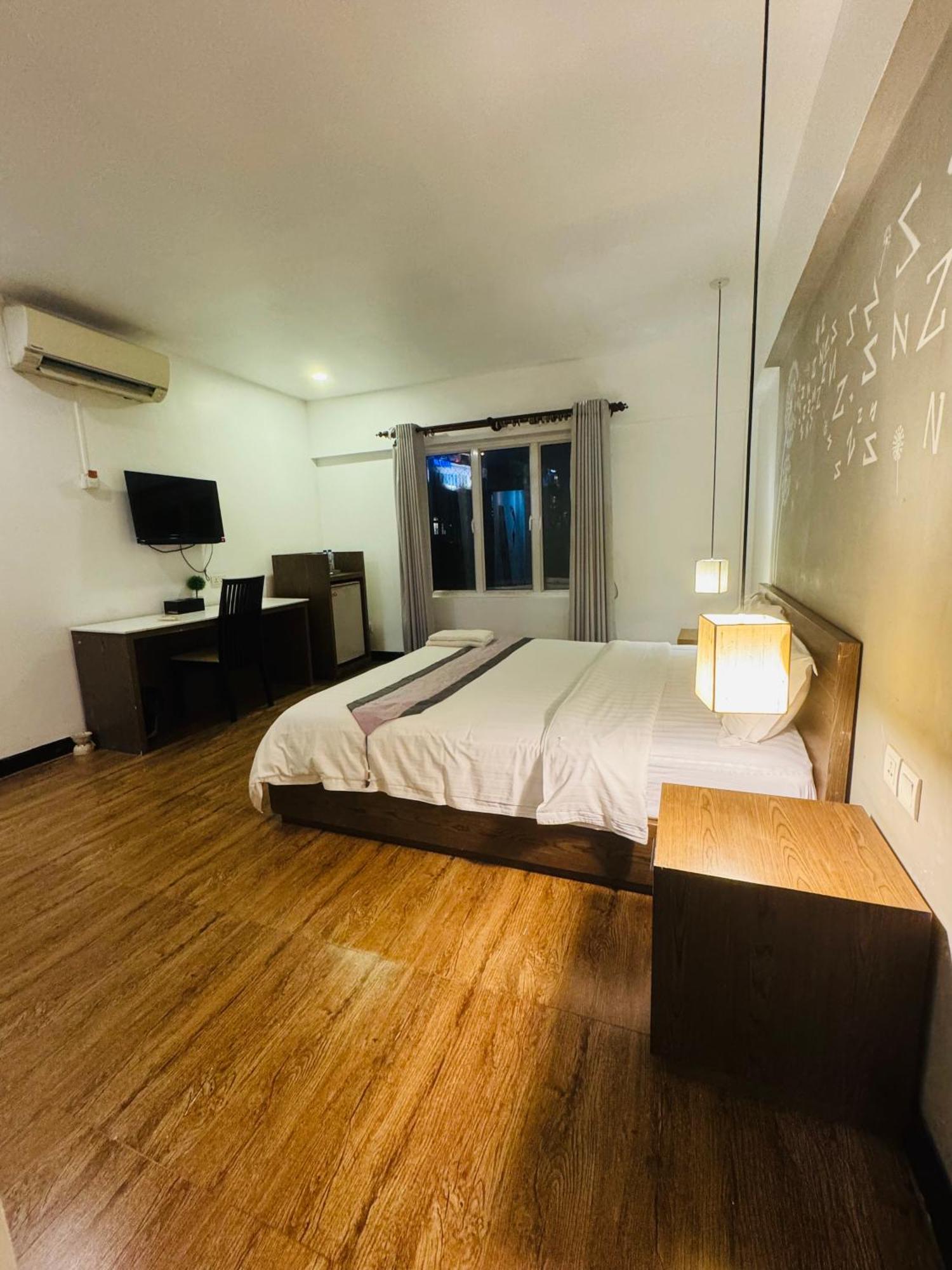 อาซิบัน คีย์ บูทิก โฮเต็ล Hotel พนมเปญ ภายนอก รูปภาพ