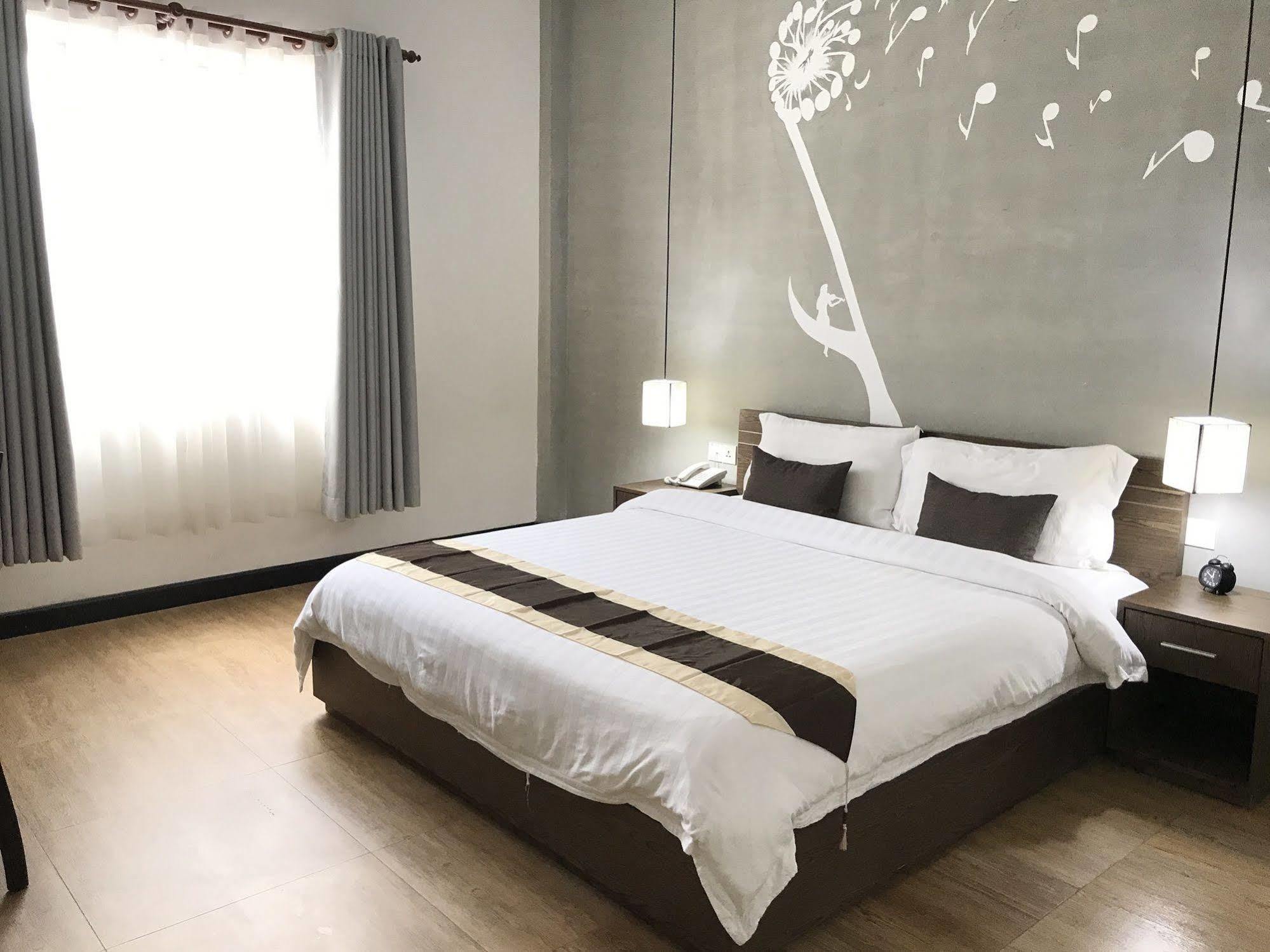 อาซิบัน คีย์ บูทิก โฮเต็ล Hotel พนมเปญ ภายนอก รูปภาพ