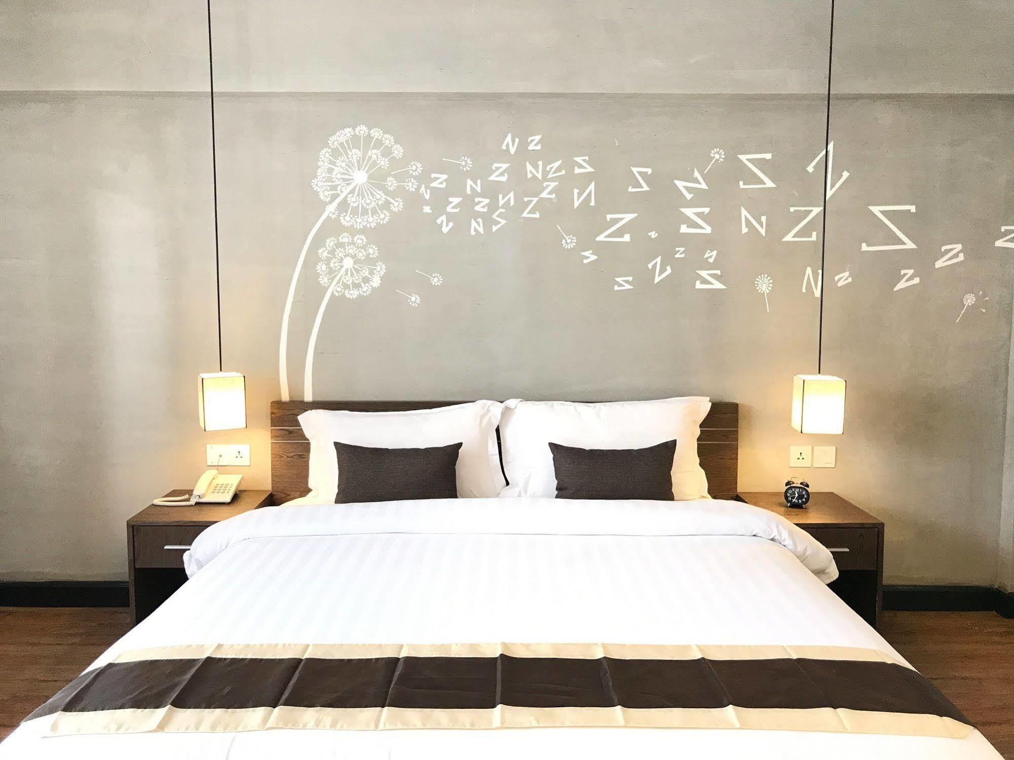 อาซิบัน คีย์ บูทิก โฮเต็ล Hotel พนมเปญ ภายนอก รูปภาพ