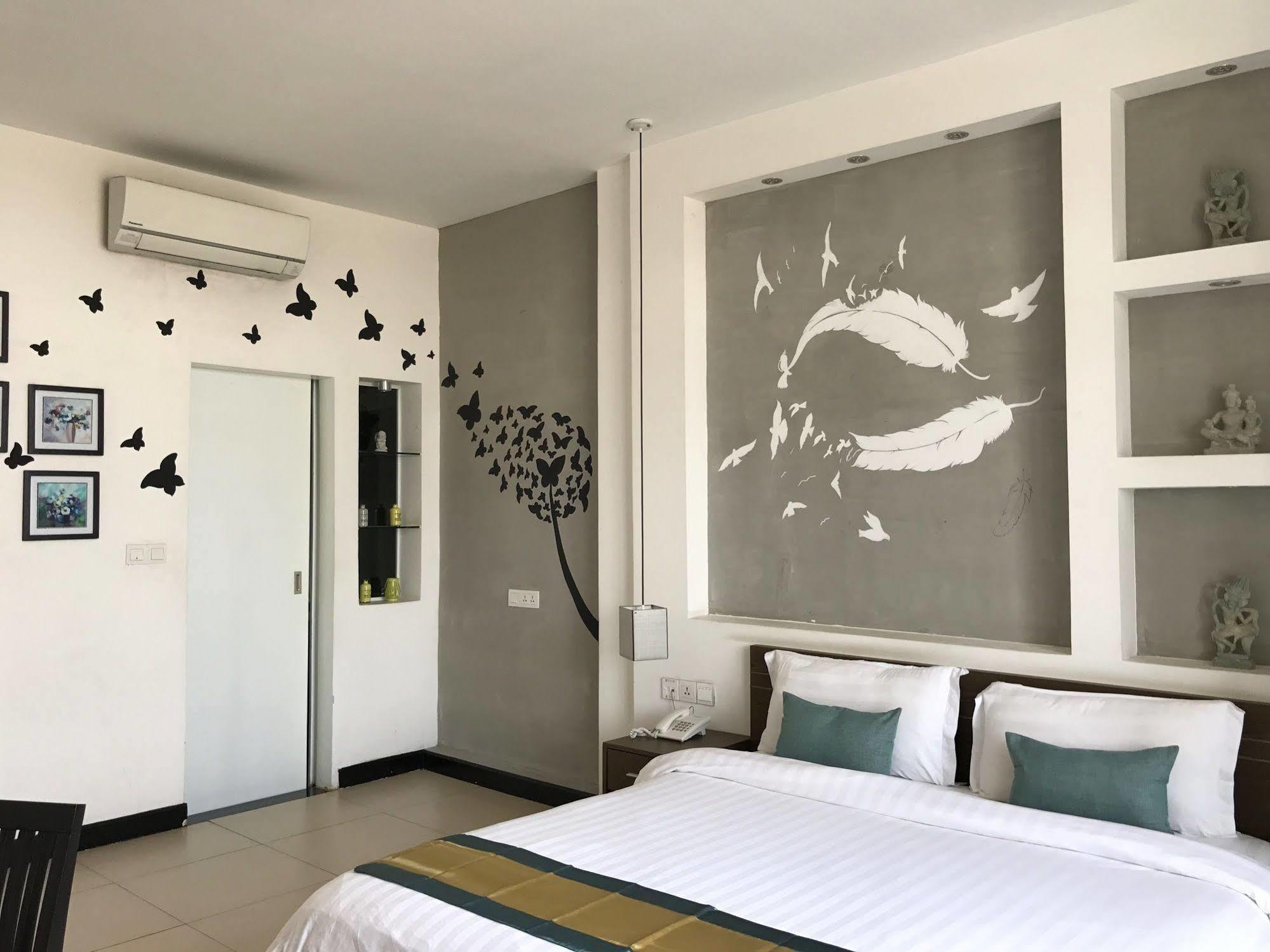 อาซิบัน คีย์ บูทิก โฮเต็ล Hotel พนมเปญ ภายนอก รูปภาพ