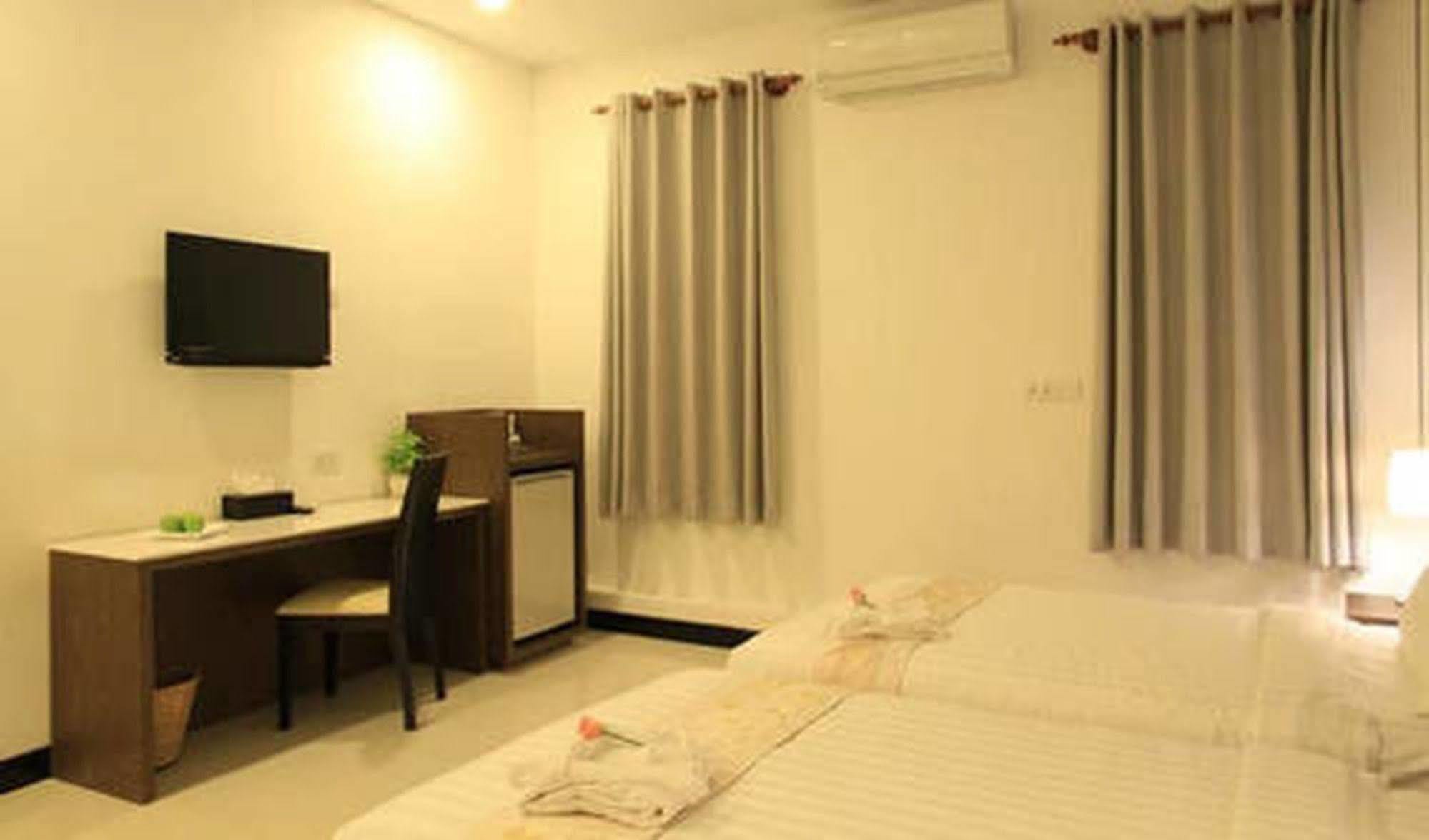 อาซิบัน คีย์ บูทิก โฮเต็ล Hotel พนมเปญ ภายนอก รูปภาพ